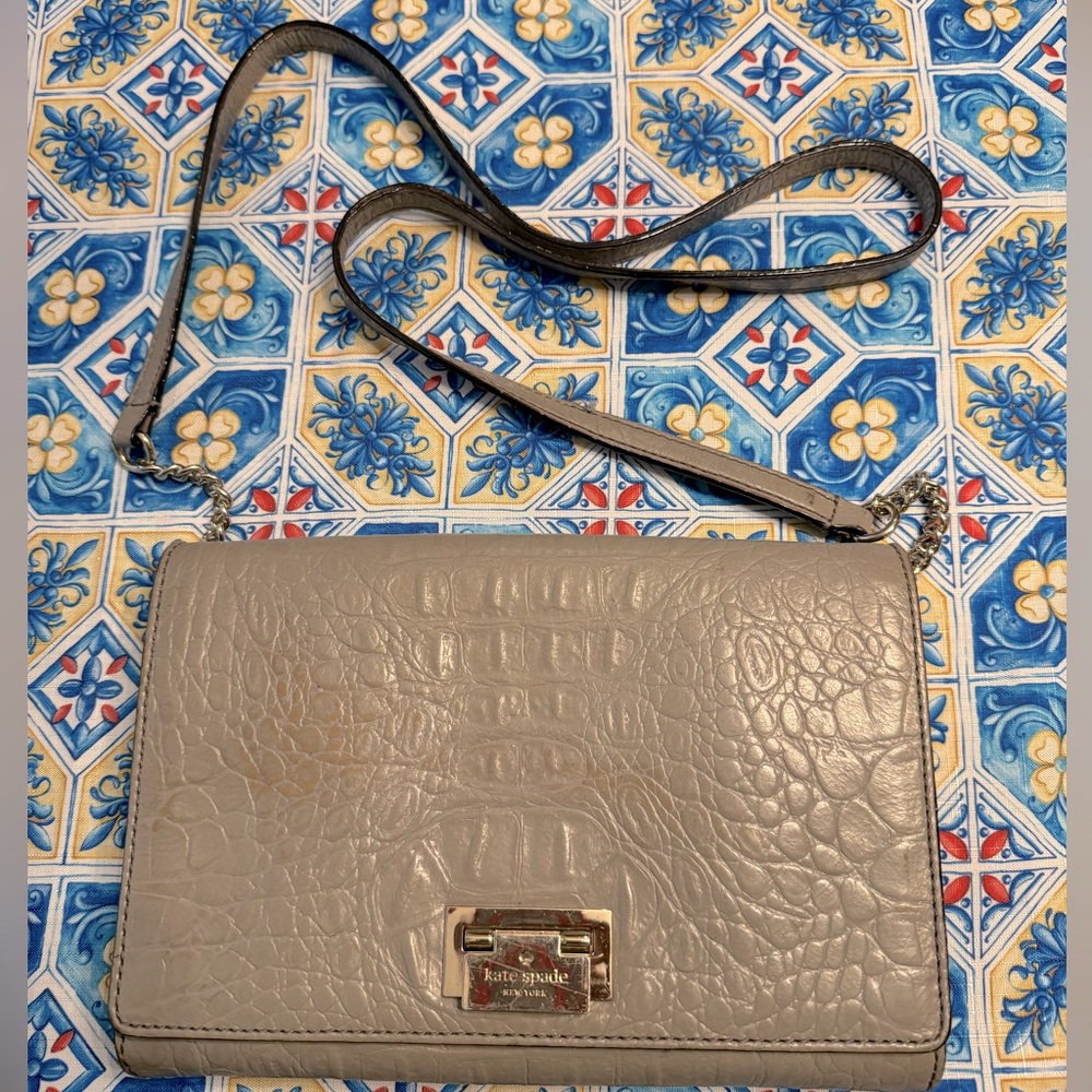 Kate Spade. Large Crossbody. Gray.